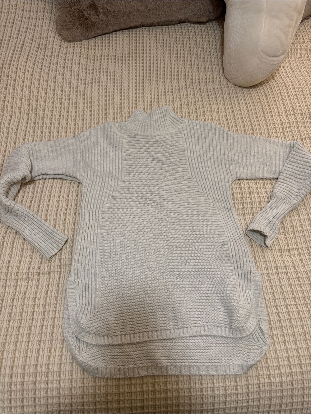 Dakini Light Gray Ribbed Turtleneck Sweater
